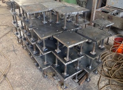 Platines et inserts métalliques